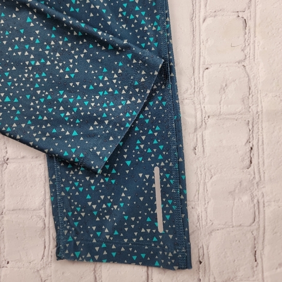 Nike Dry Fit Running Capri with Reflective Strip - Picture 8 of 9